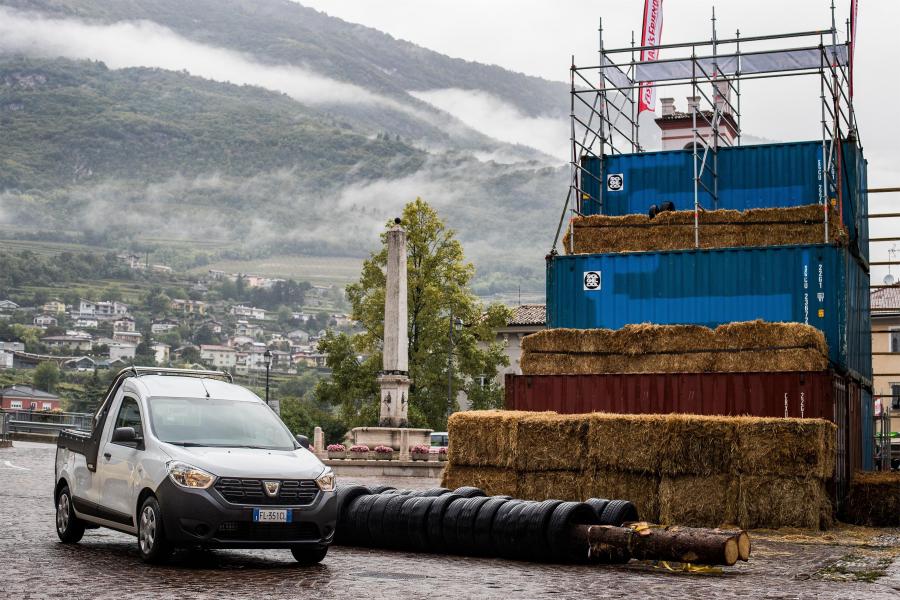 Dacia Dokker Pick-Up by Focaccia 2017 года  (фото 6 из 16)